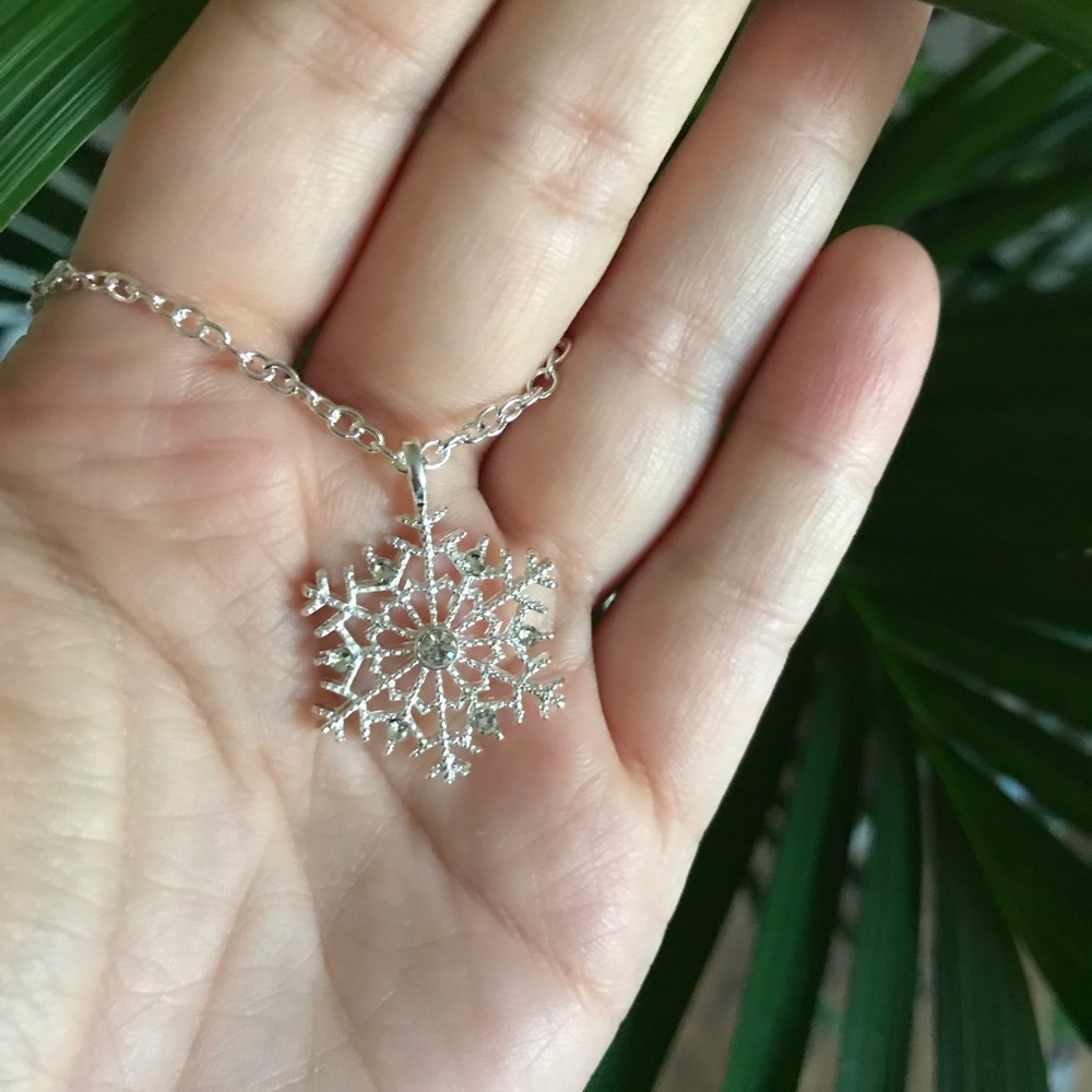 Silver Bling Snowflake Necklace - Picture 3 of 6